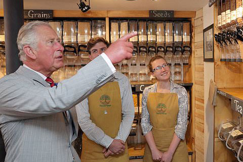Prince Charles visits a zero waste bulk retail store
